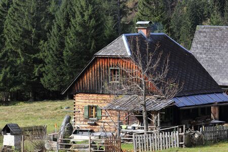 Weichboldhütte lärchkaralm 62133 2017-10-26.jpg