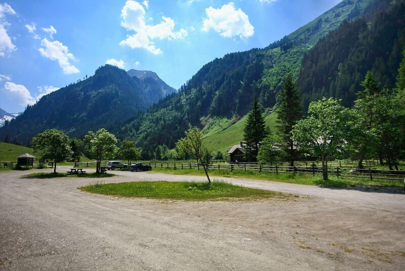 Datei:Breitlahnparkplatz kleinsölk 4900 13-06-20.jpg