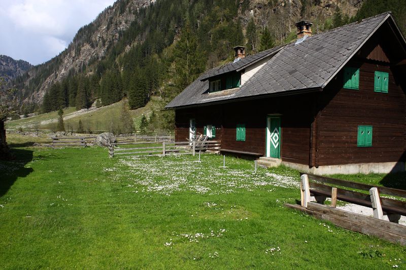 Datei:Breitlahnhütte 54896 2014-04-30.jpg