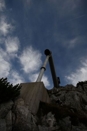 Lawinenstein sprengrohr 34456 2016-09-26.jpg