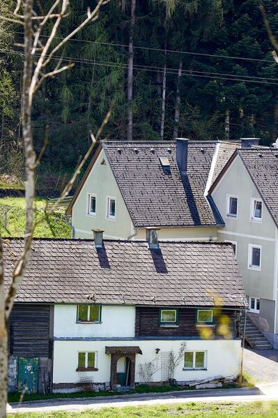 Datei:Vlg fischer burgfried-300246-2023-05-04.jpg