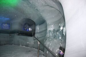 Eispalast dachsteingletscher 93003 2015-06-25.jpg