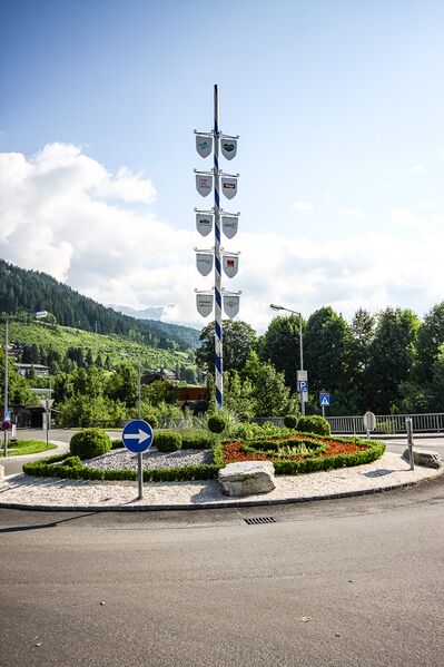 Datei:Kreisverkehr ramsauer schladming-1004-2013-06-23.jpg
