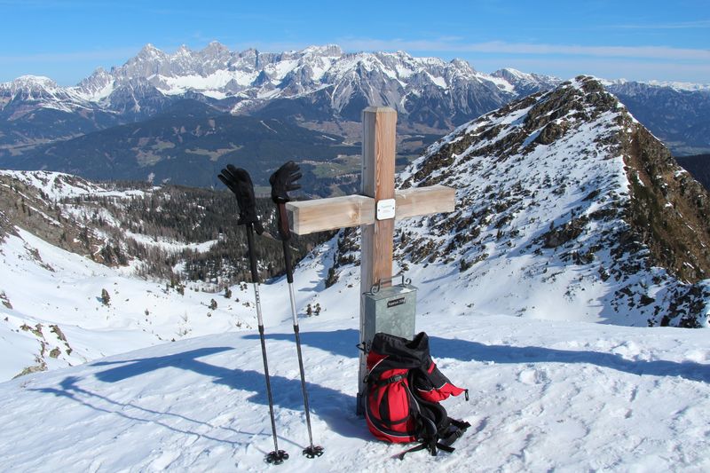 Datei:Rippeteck Gipfelkreuz m.Schober.JPG
