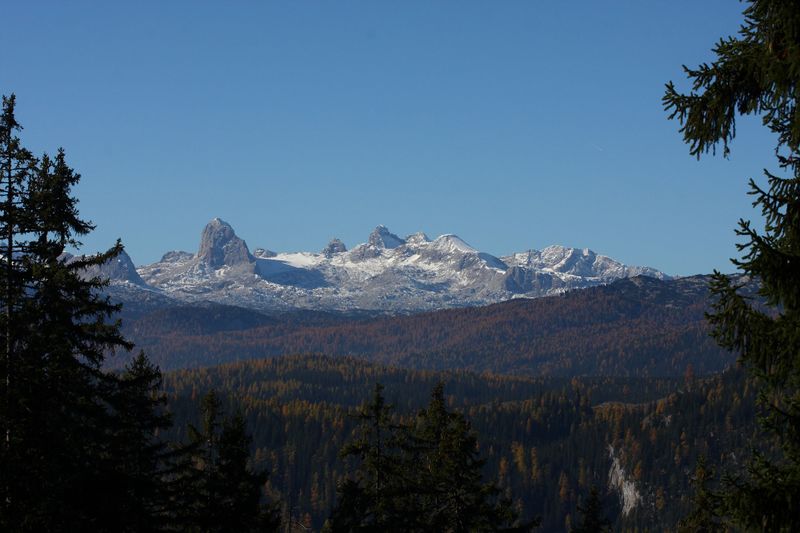 Datei:Dachsteinmassiv -berillenalm 12796 2015-10-27.jpg