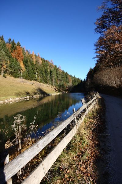 Datei:Almseeteich burgstaller 13977 2015-11-12.jpg