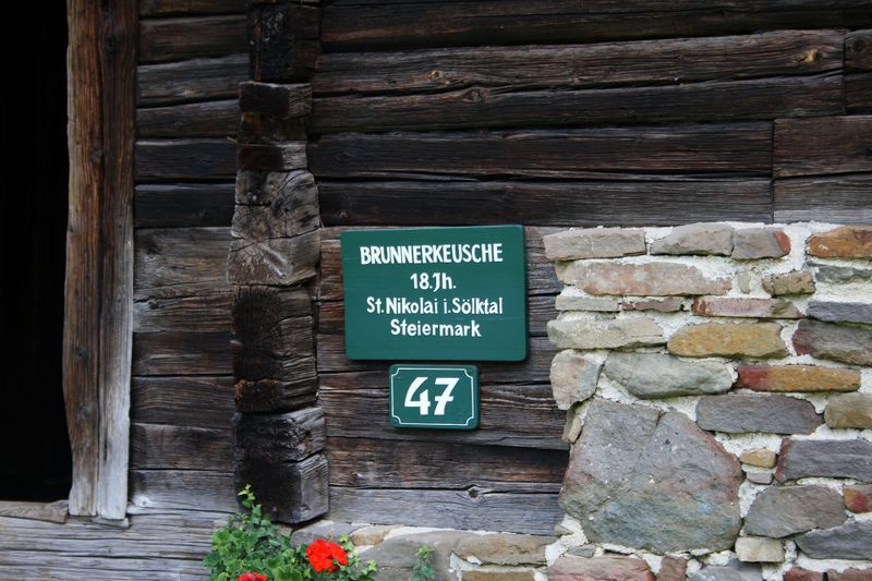 Datei:Brunnerkeusche stübing 18619 2012-07-08.jpg