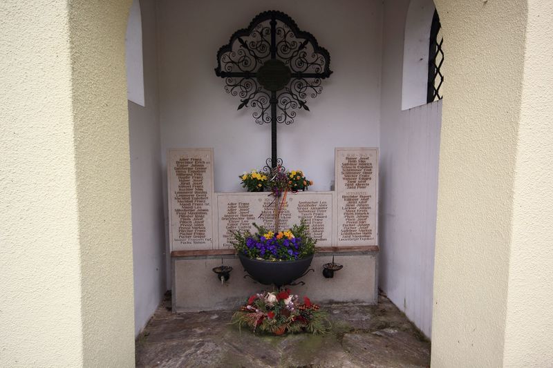Datei:Friedhofskapelle kumitzberg 47833 2017-05-04.jpg