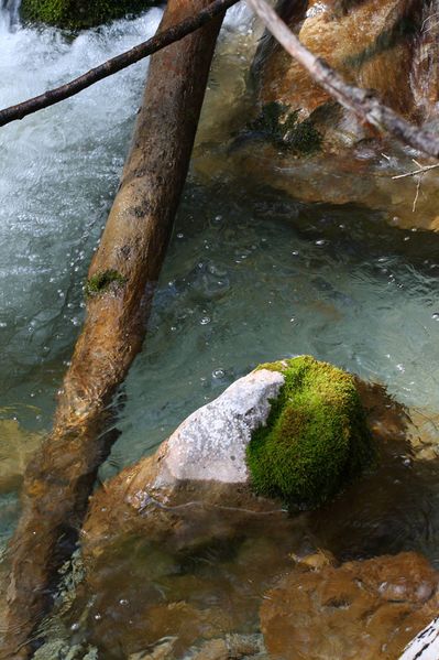 Datei:Feisterbach 1140 2008-04-17.jpg