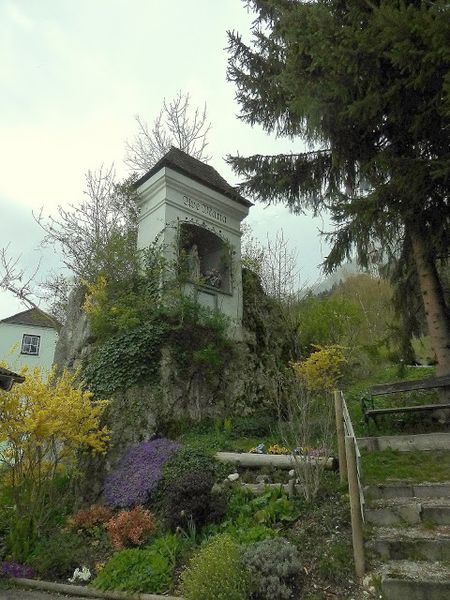 Datei:Marienbildstock in Stein1080096.JPG