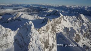 Dachsteinmassiv Dachsteingebirge Dezember 2020 01.jpg