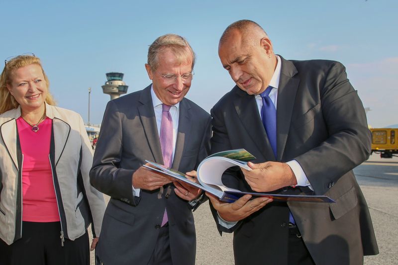 Datei:EU-Ratspräsidentschafts-Übergabe in Schladming.jpg