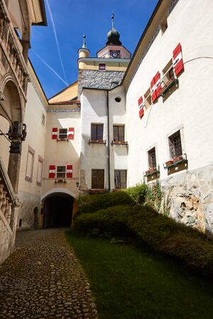 Innere Burghof-1015-2023-05-04.jpg