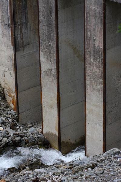 Datei:Strickerbach 55419 2014-05-02.jpg