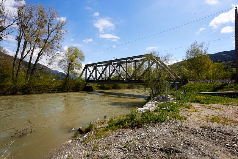 Datei:Eisenbahnbrücke niederöblarn-3000315-2023-05-07.jpg