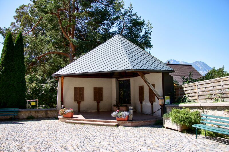 Datei:Kriegerdenkmal Fischerndorf-539-2026-08-13.jpg