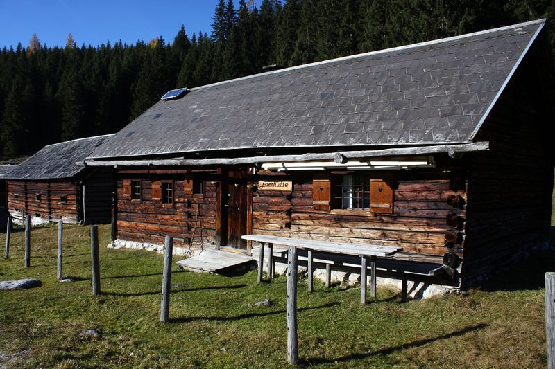 Datei:Ederhütte viehbergalm 10614 2015-10-27.jpg