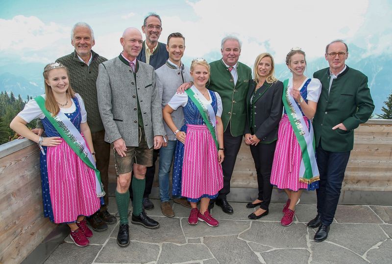 Datei:EU-Ratspräsidentschafts-Übergabe in Schladming 02.jpg