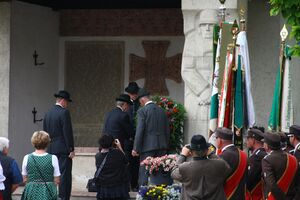 Kranzniederlegun ökb-schladming 27752 2016-06-25.jpg