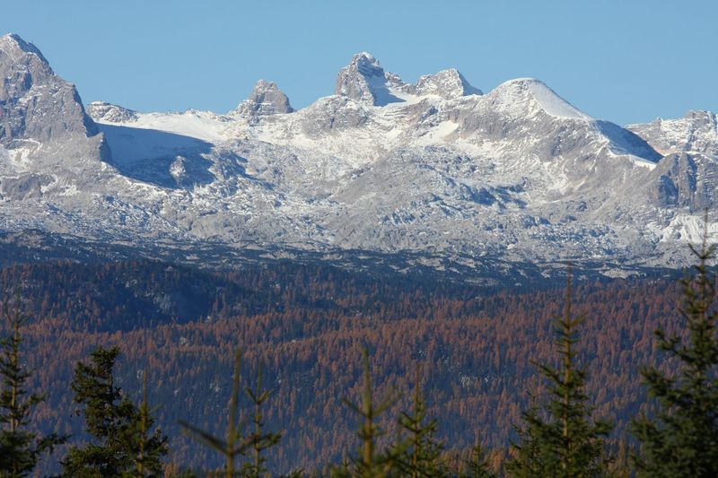 Datei:Dachsteinmassiv -bergereck 12852 2015-10-27.jpg