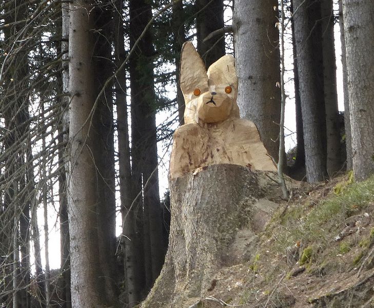 Datei:Holzhase frauenberg.JPG