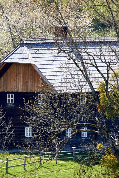 Datei:Vlg.greischbichler burgfried-300248-2023-05-04.jpg