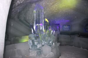 Eispalast dachsteingletscher 93002 2015-06-25.jpg