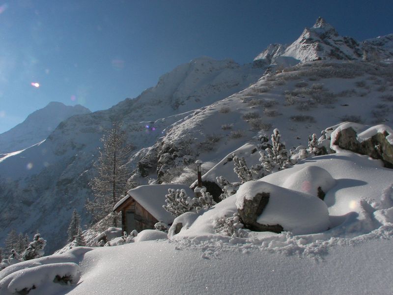 Datei:Jagdhütte stegerkar 47964 2007-01-26.jpg