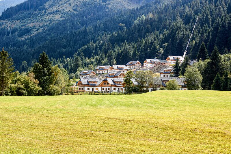 Datei:Hüttendorf donnersbachwald-1000-2021-09-13.jpg