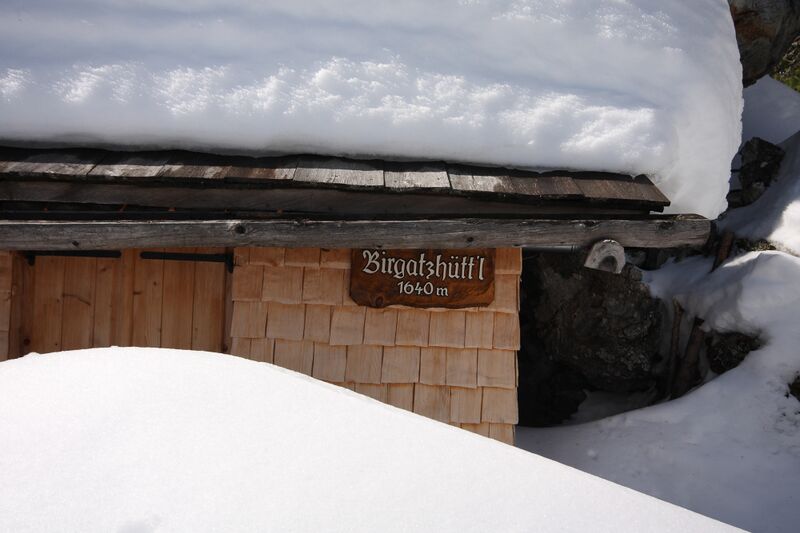 Datei:Birgatz hütte 2072 2012-03-15.jpg