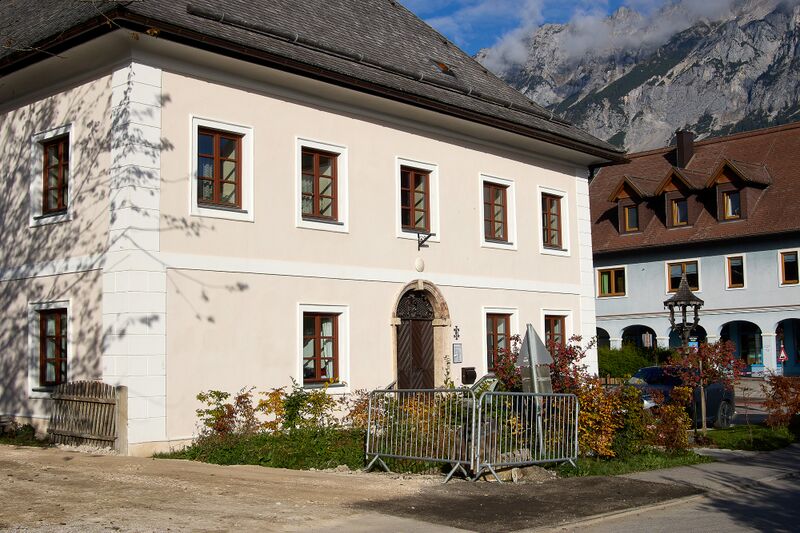 Datei:Pfarrhof Gröbming-011-2025-10-15.jpg