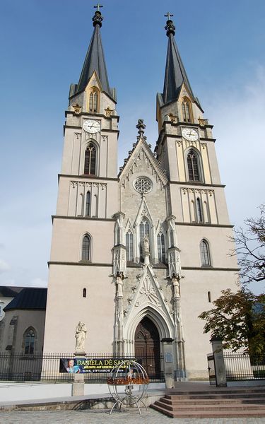Datei:Stiftskirche Admont, Frontansicht.jpg