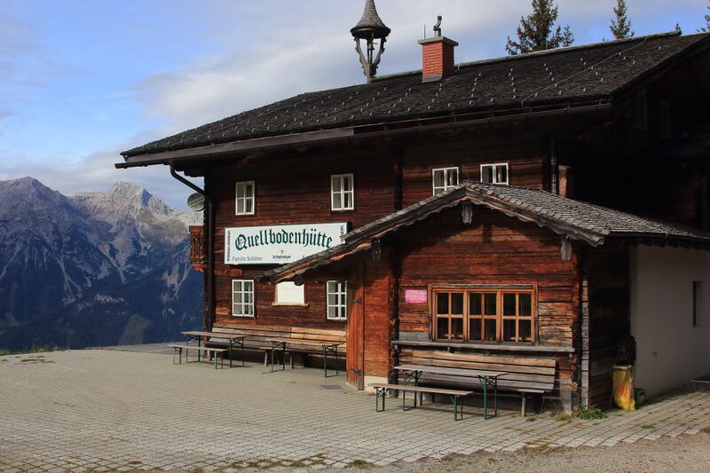 Datei:Quellbodenhütte planai 12172 2019-10-04.jpg
