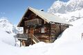 Almhütte im Schnee.jpg
