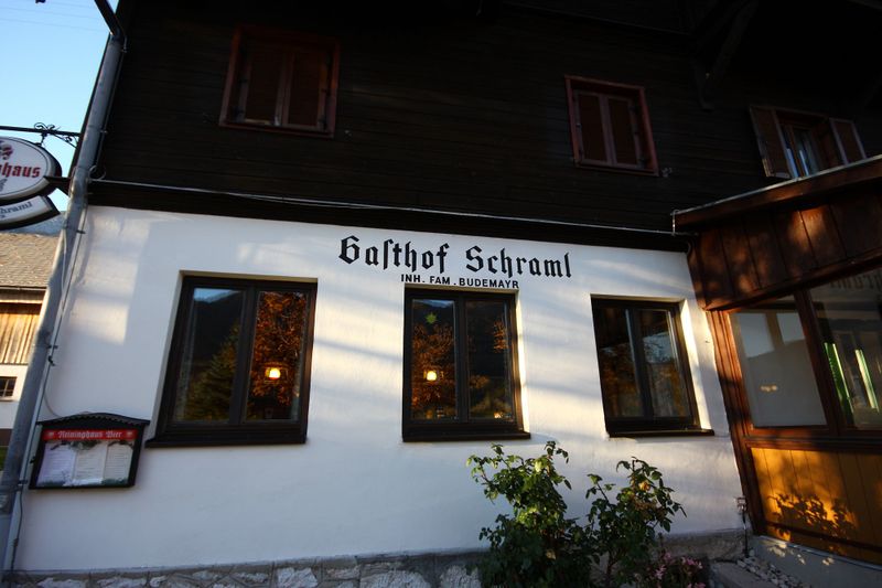 Datei:Gasthof schraml-bräuhof 11435 2015-11-01.jpg