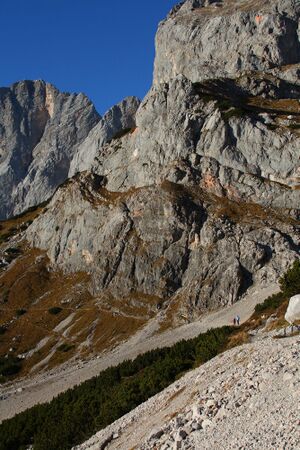 Dachsteinmassiv-südwand 24755 2008-11-05.jpg