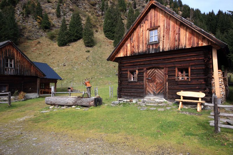 Datei:Lärchkaralm 62140 2017-10-26.jpg