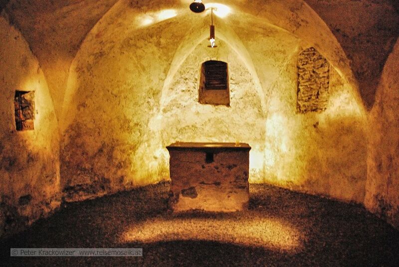 Datei:Annakapelle Karner 01.jpg