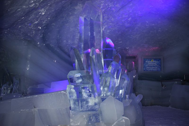 Datei:Eispalast dachsteingletscher 93004 2015-06-25.jpg