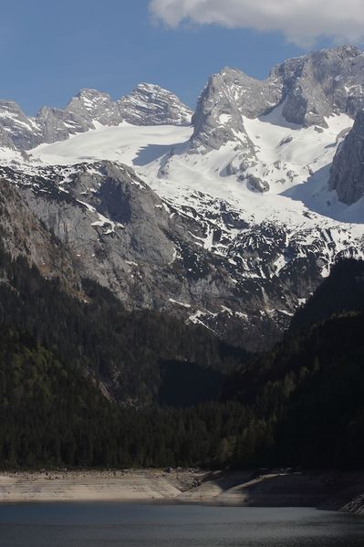 Datei:Gr.gosaugletscher -v.gosausee 80469 2018-04-25.jpg