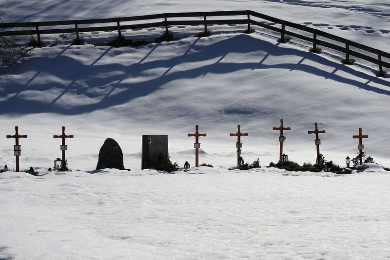 Datei:Kommunalfriedhof Schladming 82780 2015-03-08.jpg