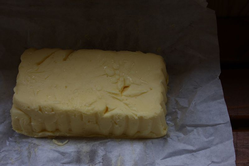 Datei:Almbutter 1049 13-06-30.jpg