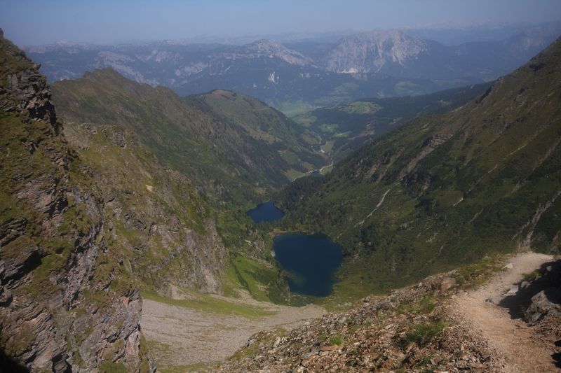 Datei:Neualmscharte obersee-hüttensee 35914 2011-08-23.jpg
