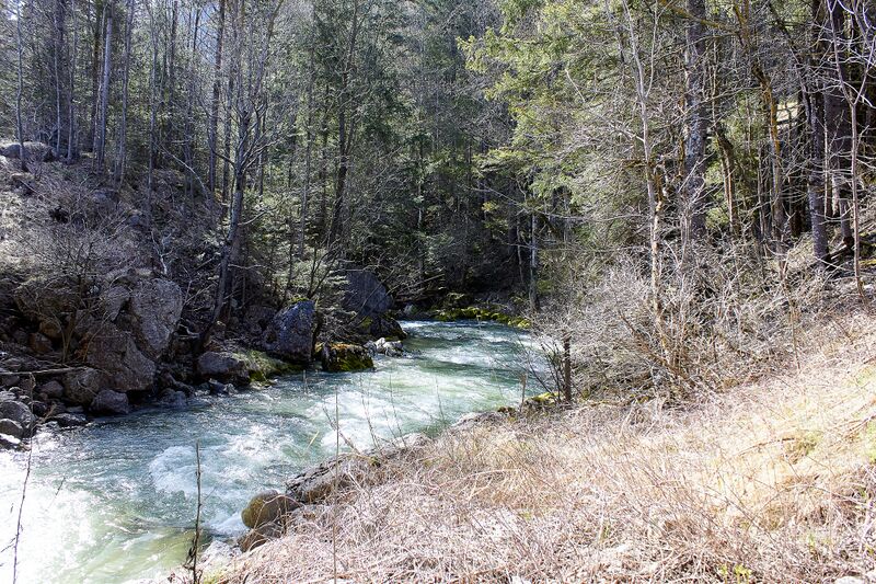 Datei:Klachauer gefällstufe-0139-2023-04-22.jpg