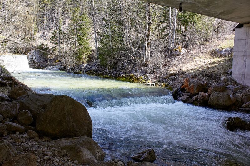 Datei:Klachauer gefällstufe-0138-2023-04-22.jpg
