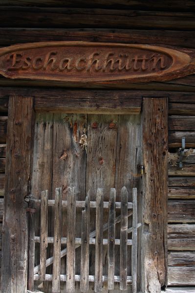 Datei:Eschachhütte 6362 2011-05-27.jpg