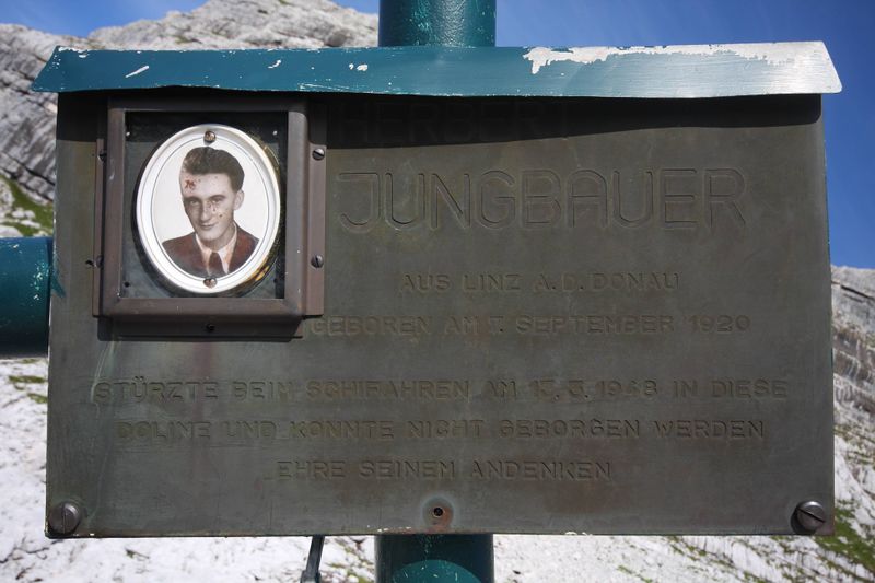 Datei:Jungbauerkreuz 1658 2011-08-05.jpg
