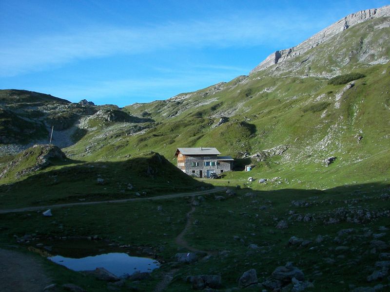 Datei:Giglachseehütte 17890 2006-07-18.jpg