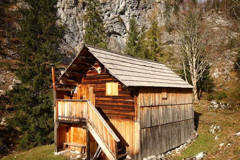 Datei:Oberwasseralm jagdhütte 79189 2014-11-15.jpg