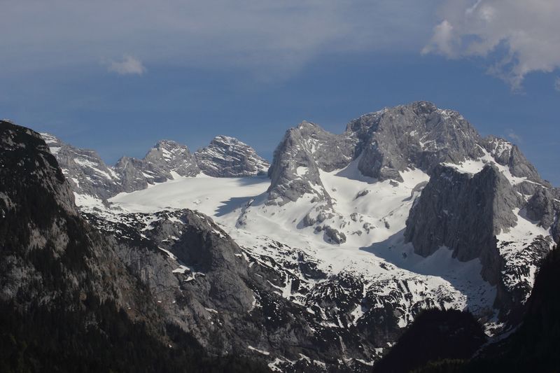 Datei:Gr.gosaugletscher -v.gosausee 80475 2018-04-25.jpg